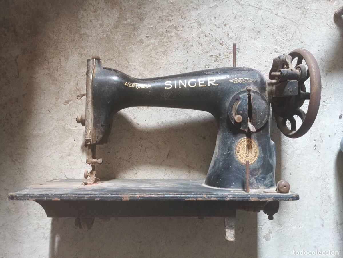 Antig&uuml;edades: M&aacute;quina de coser SINGER - Foto 1