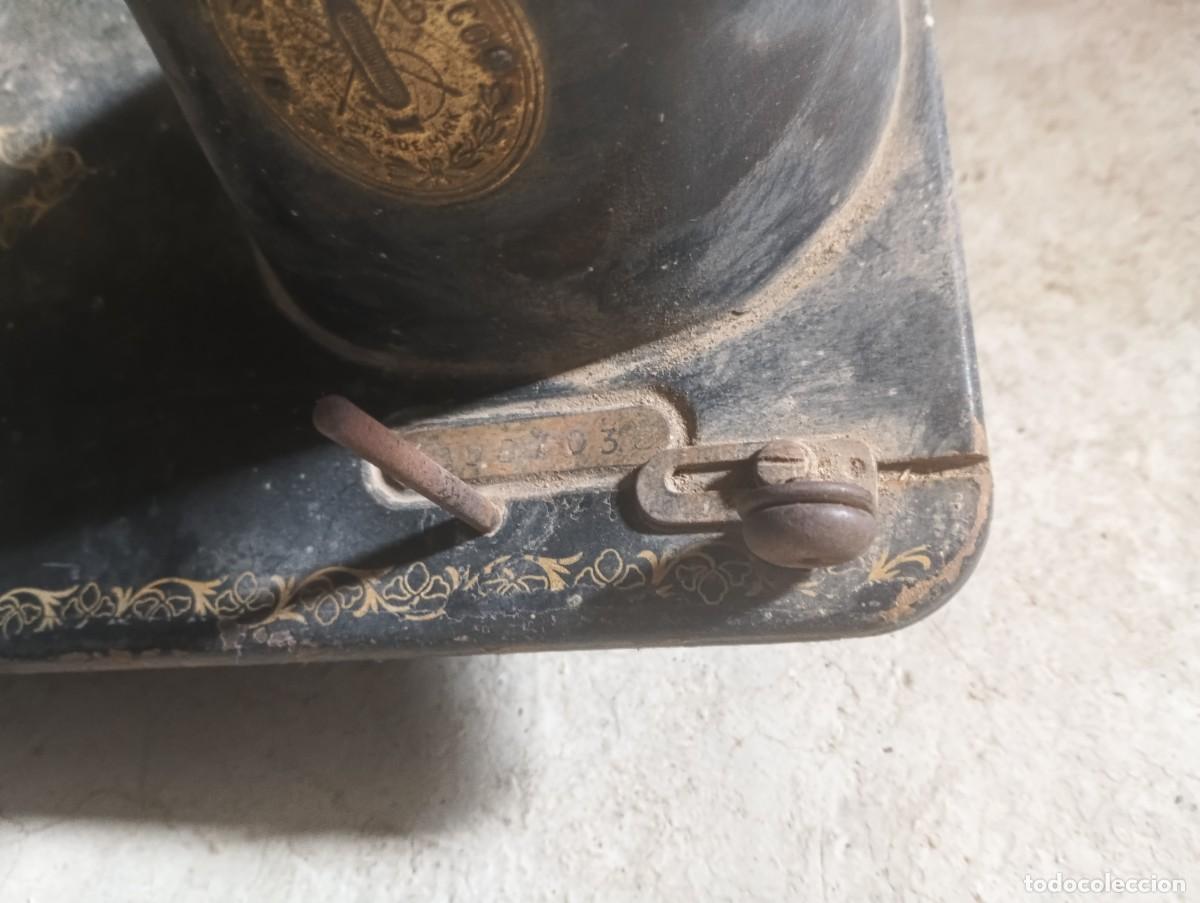 Antig&uuml;edades: M&aacute;quina de coser SINGER - Foto 7