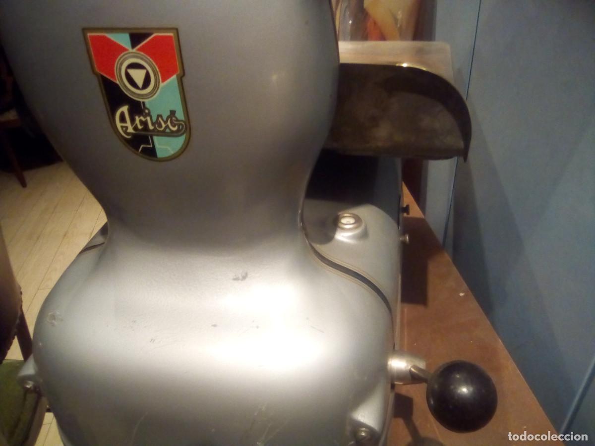 Antig&uuml;edades: BASCULA DE TIENDA MARCA ARISO - Foto 6