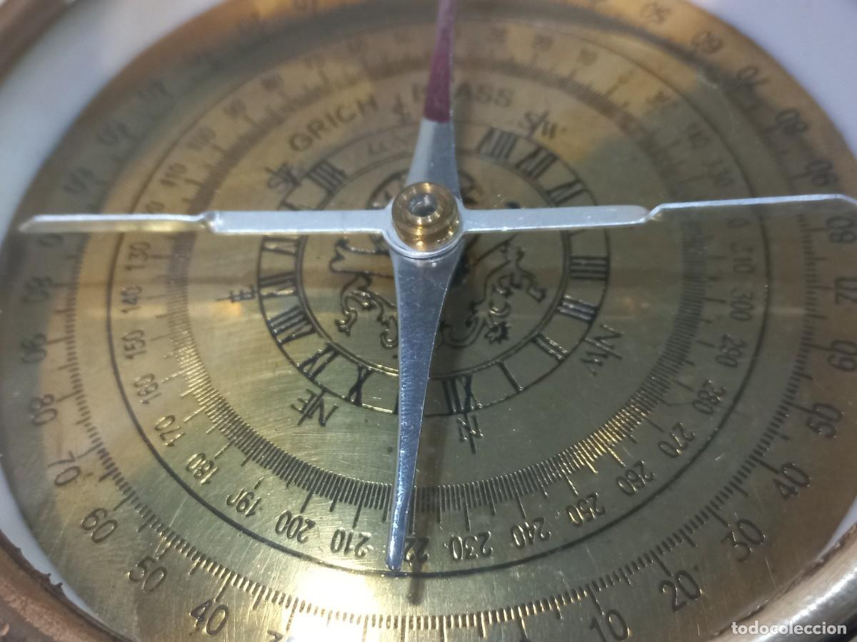 Antig&uuml;edades: BR&Uacute;JULA (madera y lat&oacute;n) 14,5cm - Foto 6