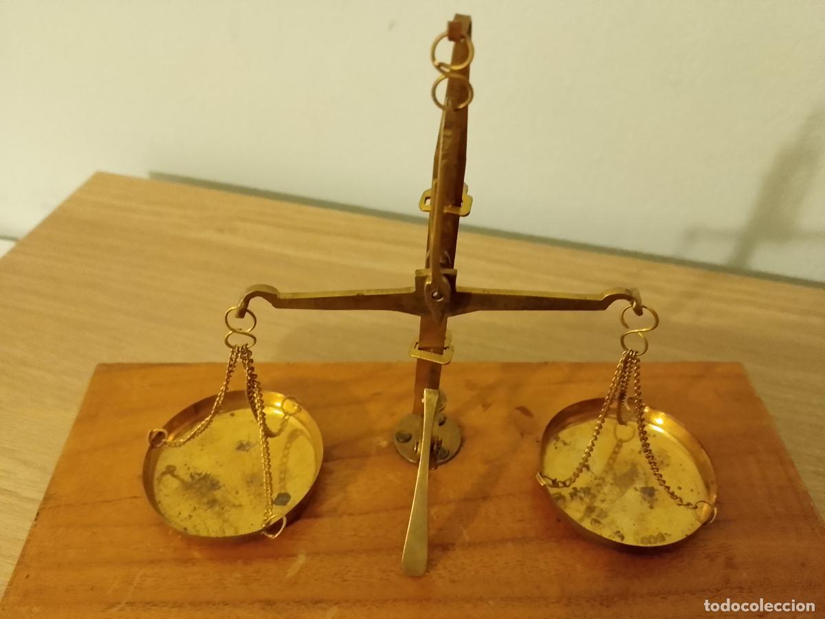 Antig&uuml;edades: Balanza en caja de madera. - Foto 6