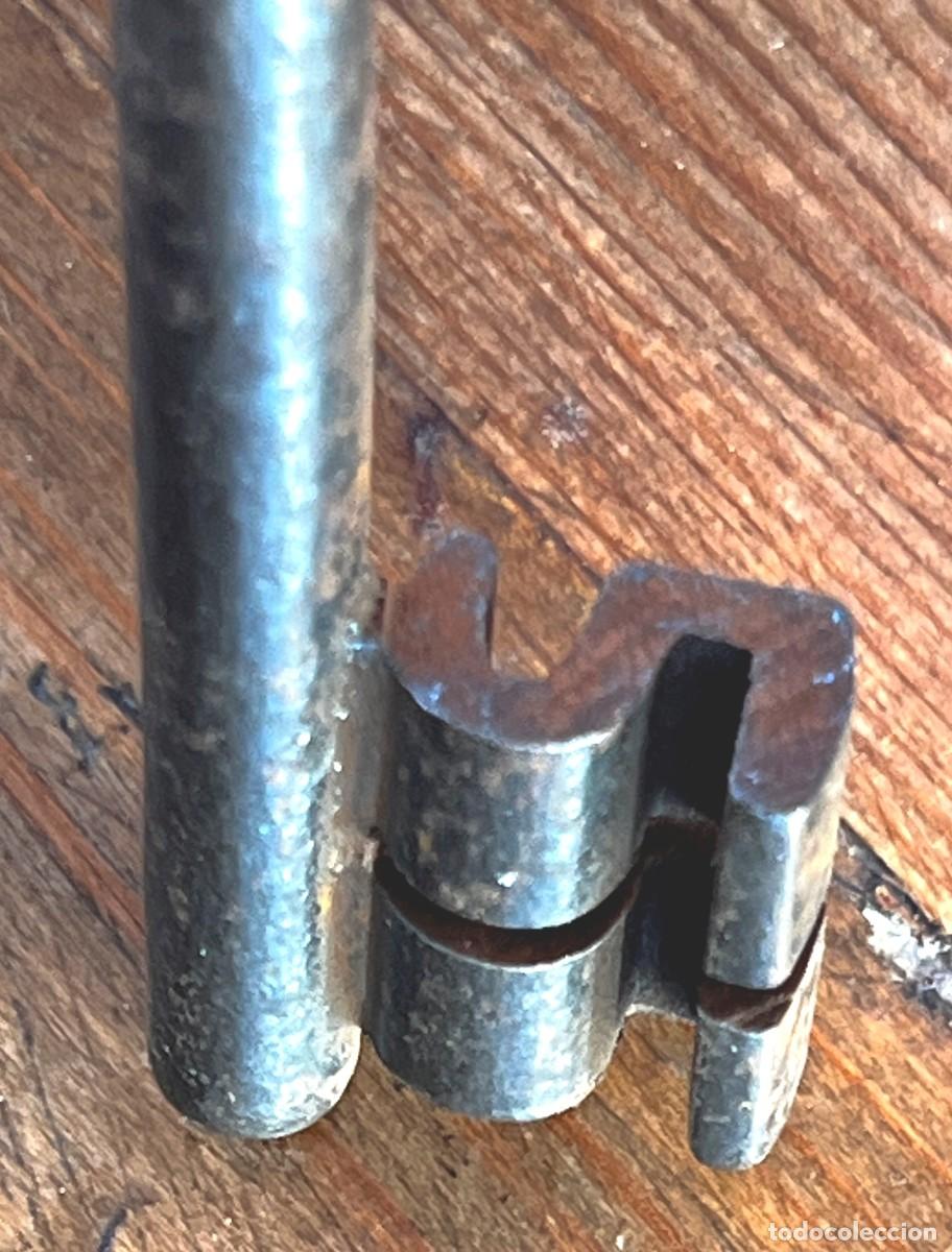 Antig&uuml;edades: Llave de hierro finales del siglo XIX . Mide 10,5 cms. (7) - Foto 4