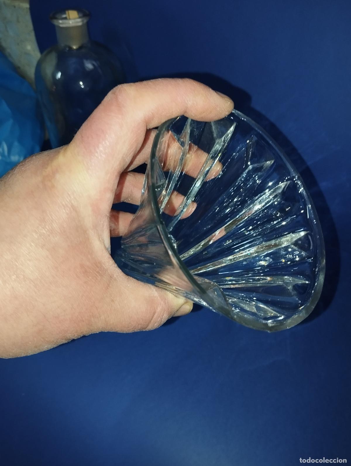 Antig&uuml;edades: EMBUDO DE LABORATORIO DE CRISTAL CON RELIEVE - Foto 2