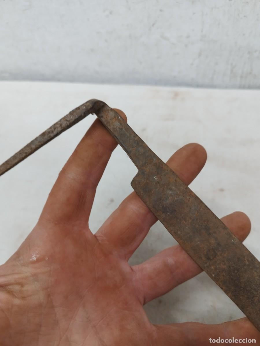 Antig&uuml;edades: Antigua hoja de sierra de mano. - Foto 5