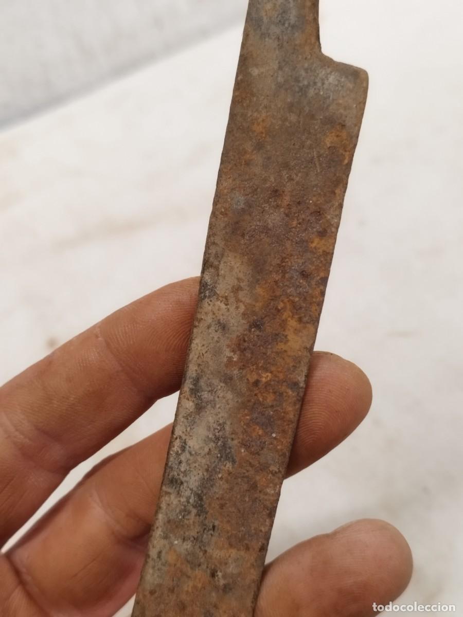 Antig&uuml;edades: Antigua hoja de sierra de mano. - Foto 5