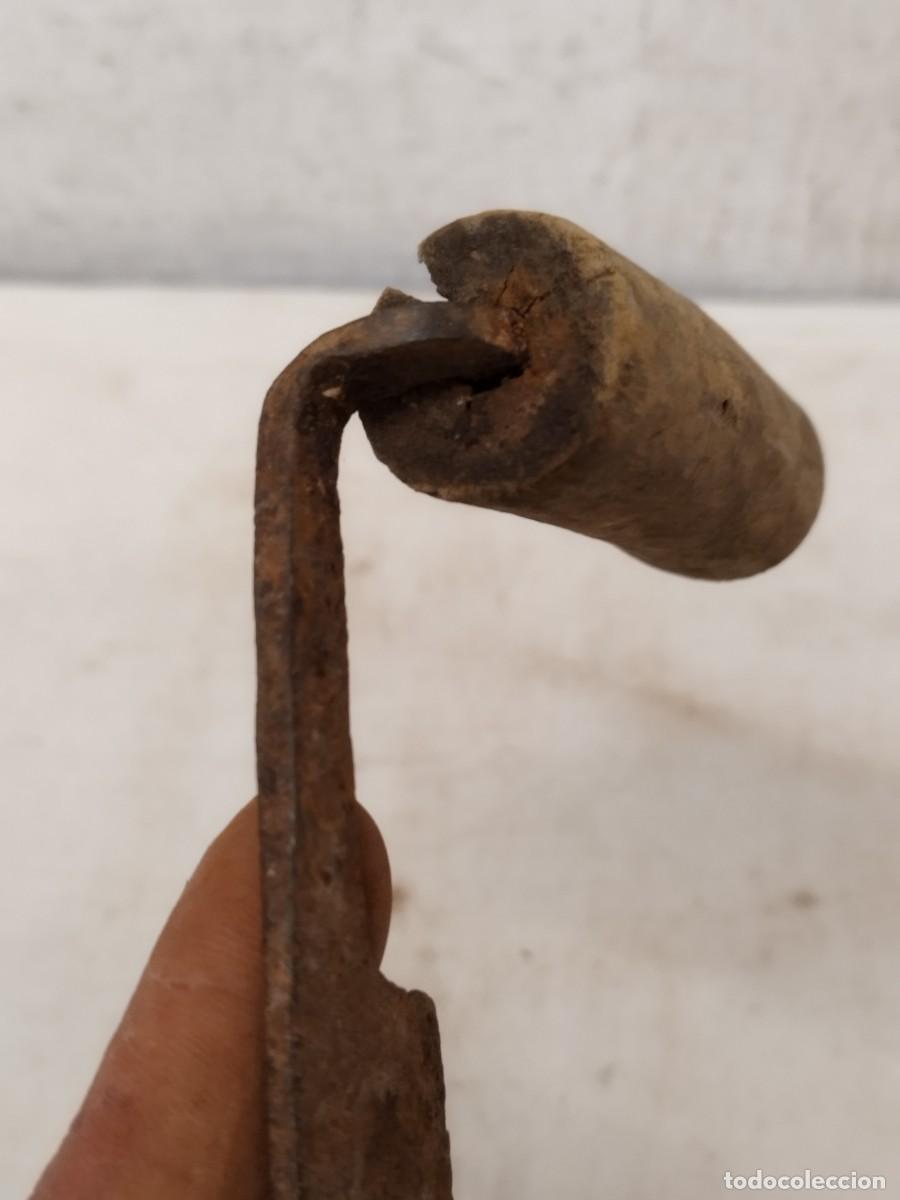 Antig&uuml;edades: Antigua hoja de sierra de mano. - Foto 7