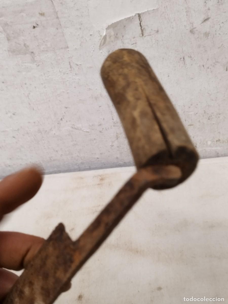Antig&uuml;edades: Antigua hoja de sierra de mano. - Foto 8