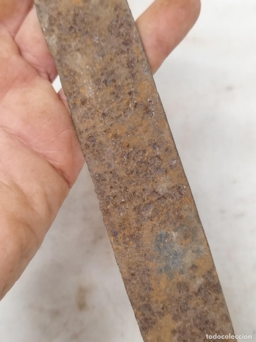 Antig&uuml;edades: Antigua hoja de sierra de mano. - Foto 11