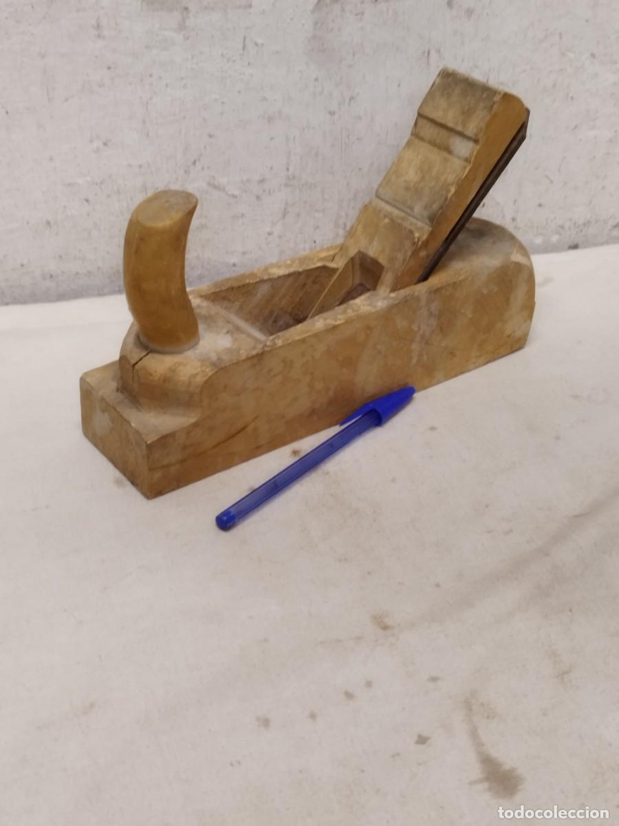 Antig&uuml;edades: Antiguo cepillo de carpintero, tradicional de madera. - Foto 1