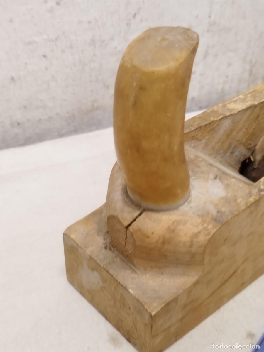 Antig&uuml;edades: Antiguo cepillo de carpintero, tradicional de madera. - Foto 2