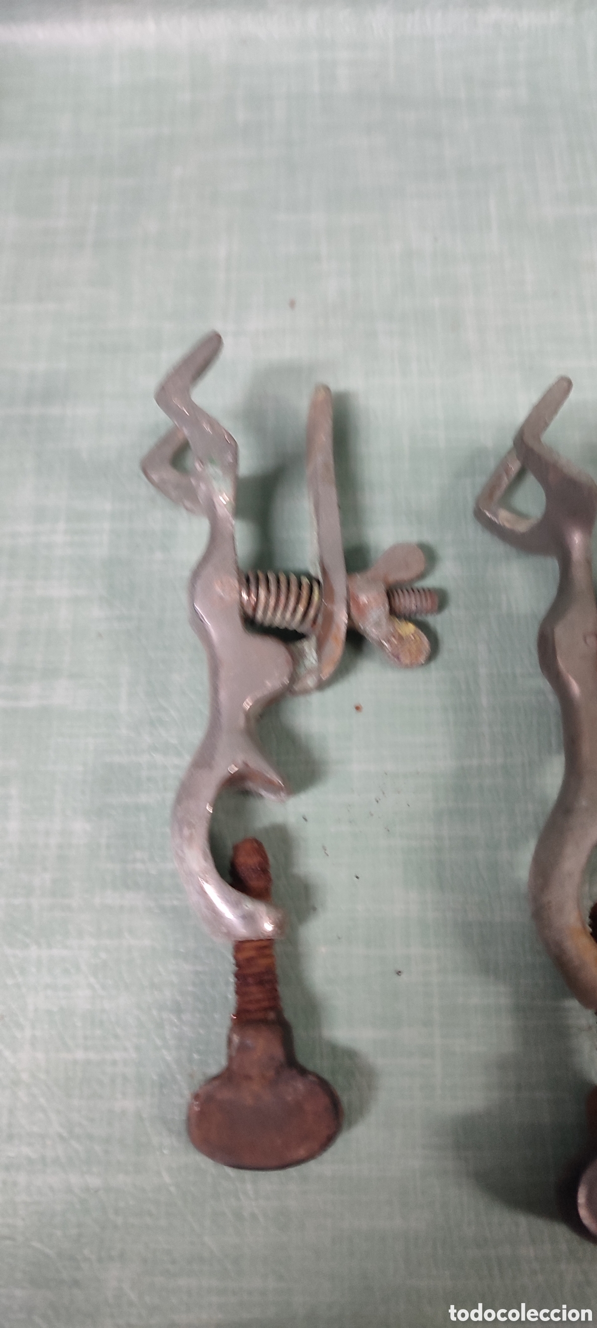 Antig&uuml;edades: Dos pinzas de laboratorio para limpiar y restaurar - Foto 2