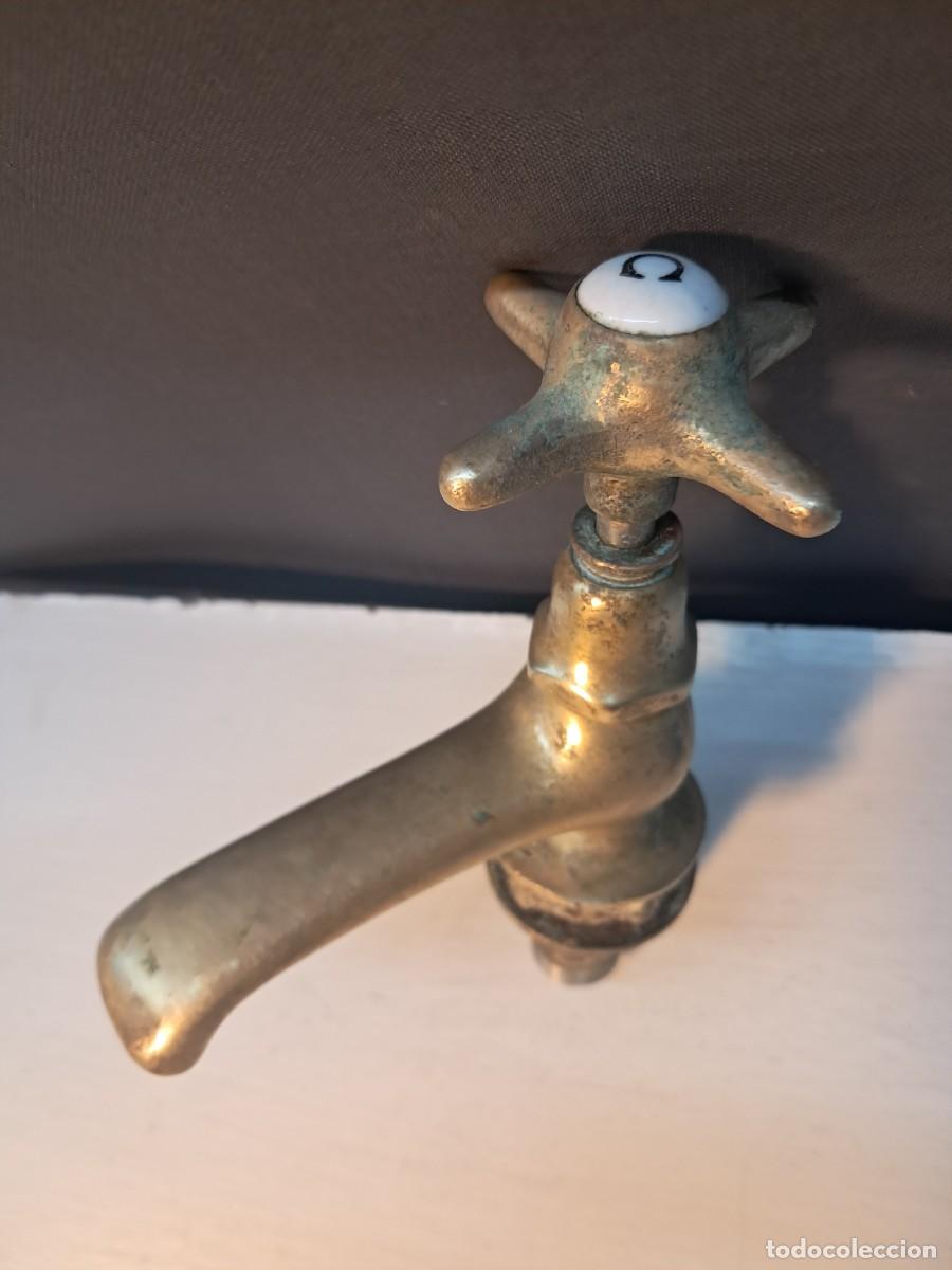 Antig&uuml;edades: GRIFERIA DE LAVABO ANTIGUA - Foto 1