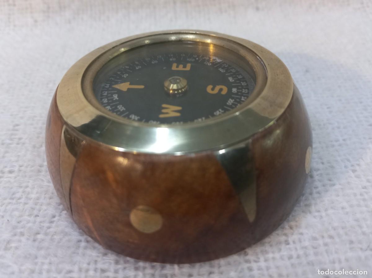 Antig&uuml;edades: BR&Uacute;JULA (madera y lat&oacute;n) 7,3cm - Foto 2
