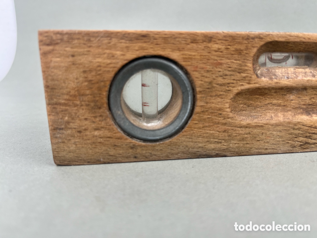 Antig&uuml;edades: ANTIGUO NIVEL DE MADERA DE ROBLE -VESTA- - Foto 2