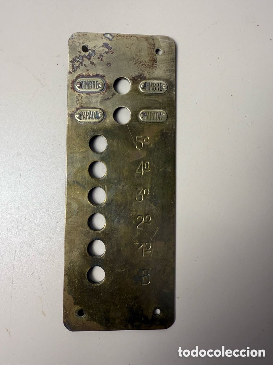 Antig&uuml;edades: Placa interfono o cuadro de mandos de ascensor en lat&oacute;n - Foto 2
