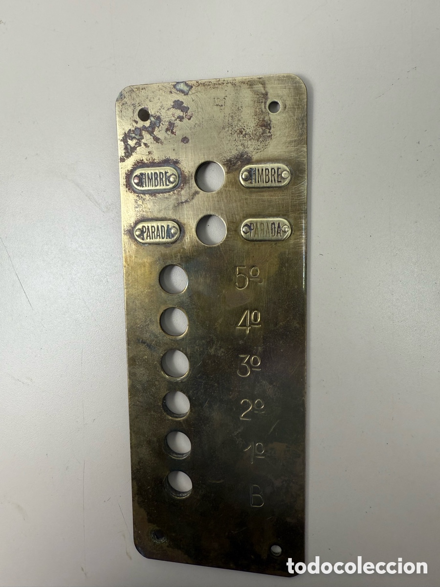 Antig&uuml;edades: Placa interfono o cuadro de mandos de ascensor en lat&oacute;n - Foto 4