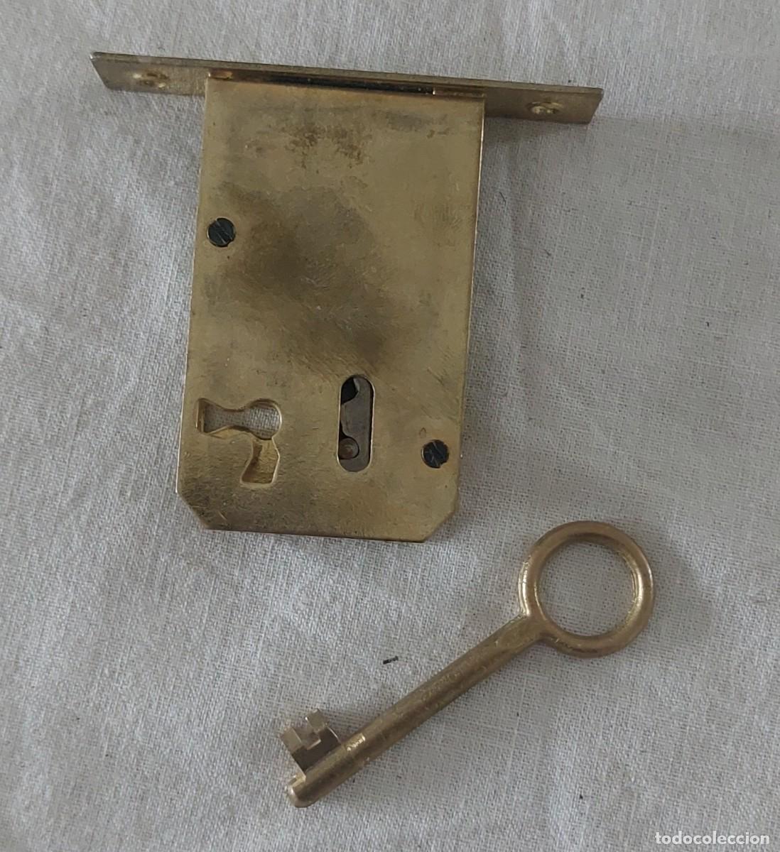 Antig&uuml;edades: Cerradura para muebles - Foto 1