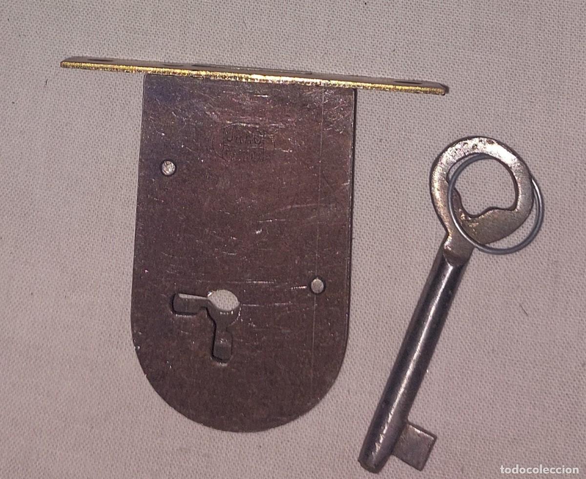 Antig&uuml;edades: Cerradura para muebles - Foto 1