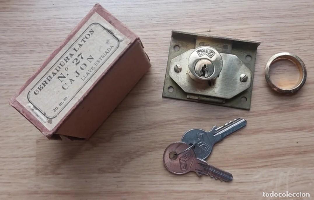 Antig&uuml;edades: Cerradura para muebles - Foto 1