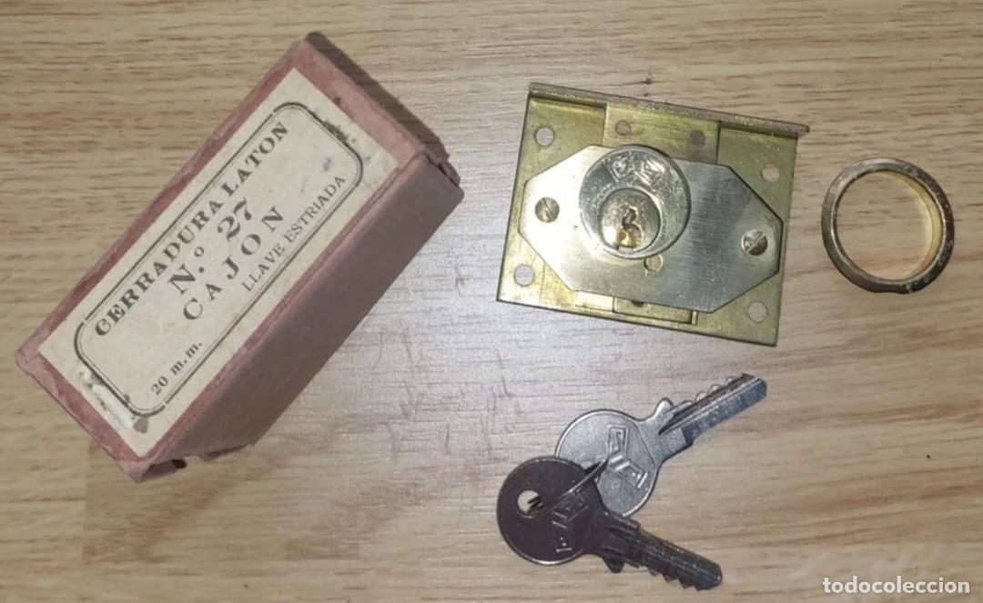 Antig&uuml;edades: Cerradura para muebles - Foto 2