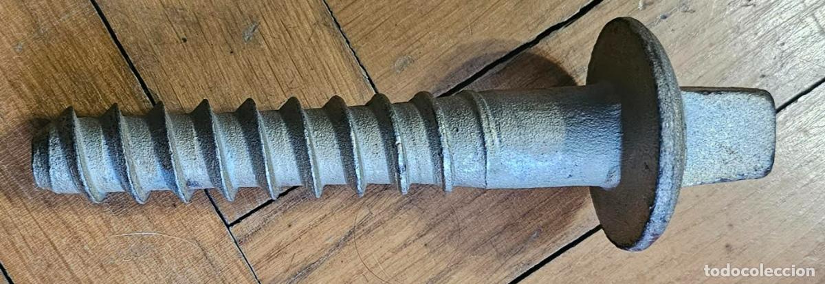 Antig&uuml;edades: Bonito tornillo antiguo de ferrocarril - Foto 2