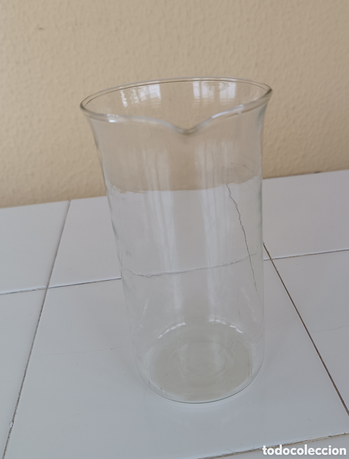 Antig&uuml;edades: VASO de cristal, probeta, capacidad 350 ml. - Foto 2