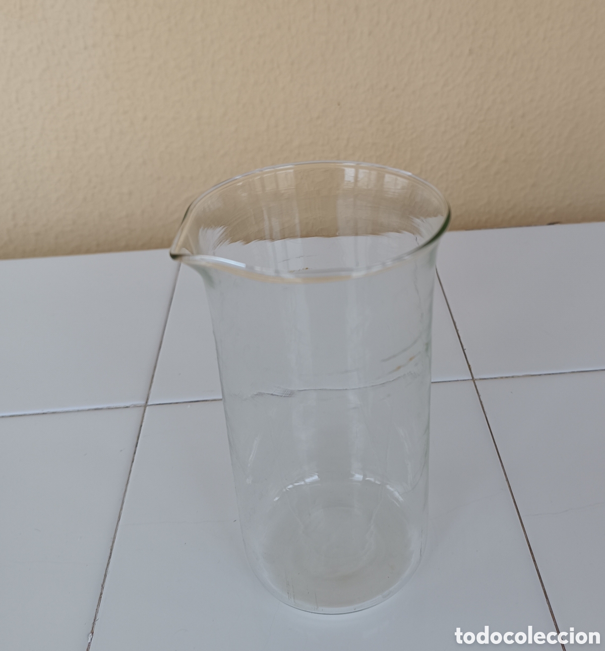 Antig&uuml;edades: VASO de cristal, probeta, capacidad 350 ml. - Foto 1