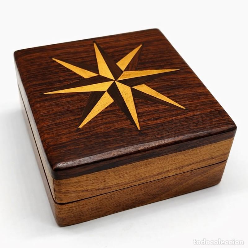 Antig&uuml;edades: Caja de madera con reloj y brujula - Foto 2