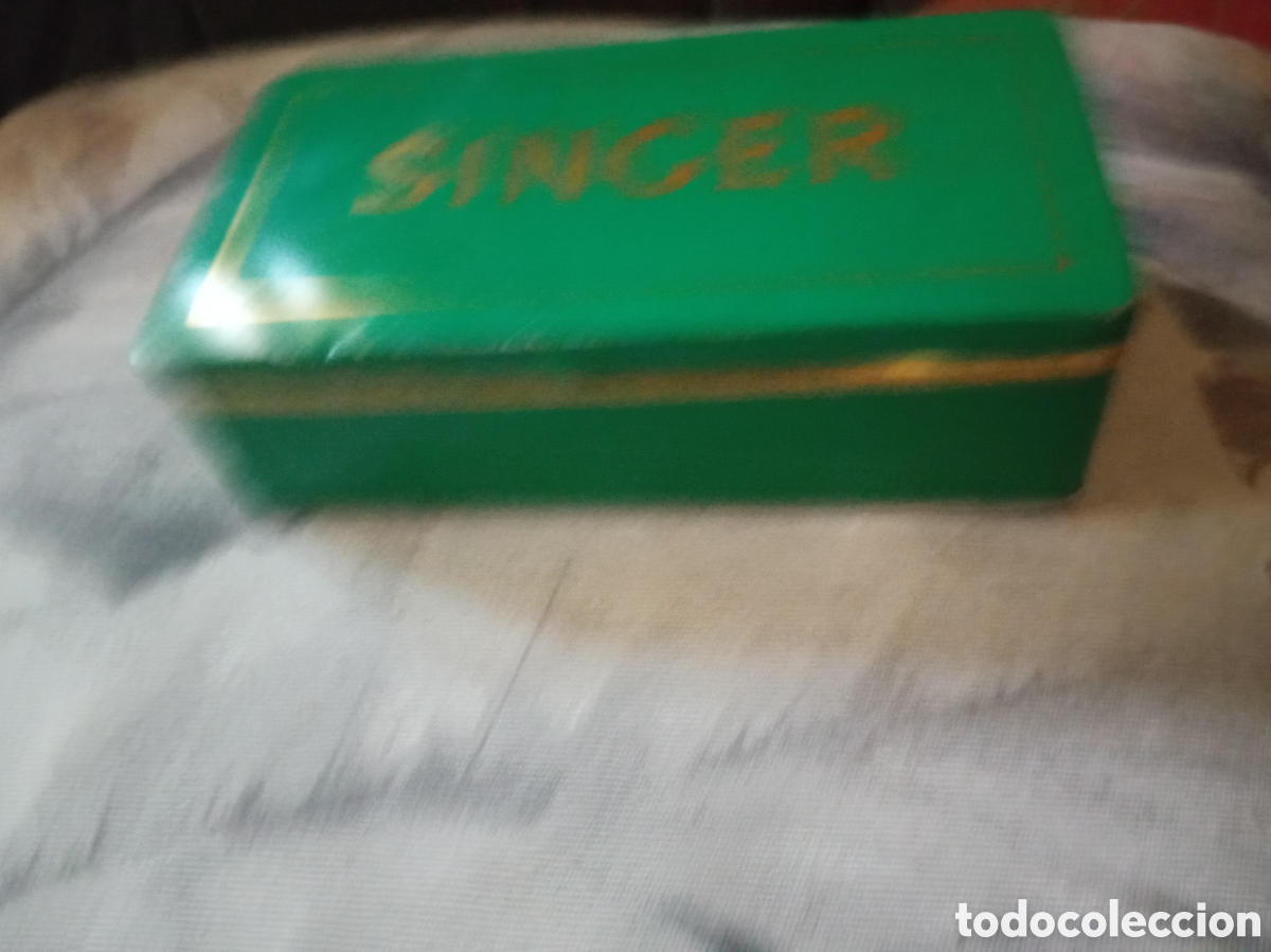 Antig&uuml;edades: Caja de m&aacute;quinas de coser Singer - Foto 2