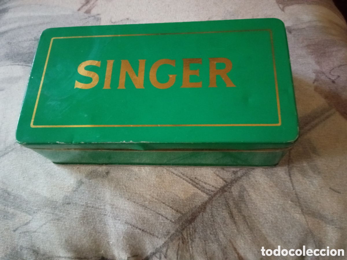 Antig&uuml;edades: Caja de m&aacute;quinas de coser Singer - Foto 1