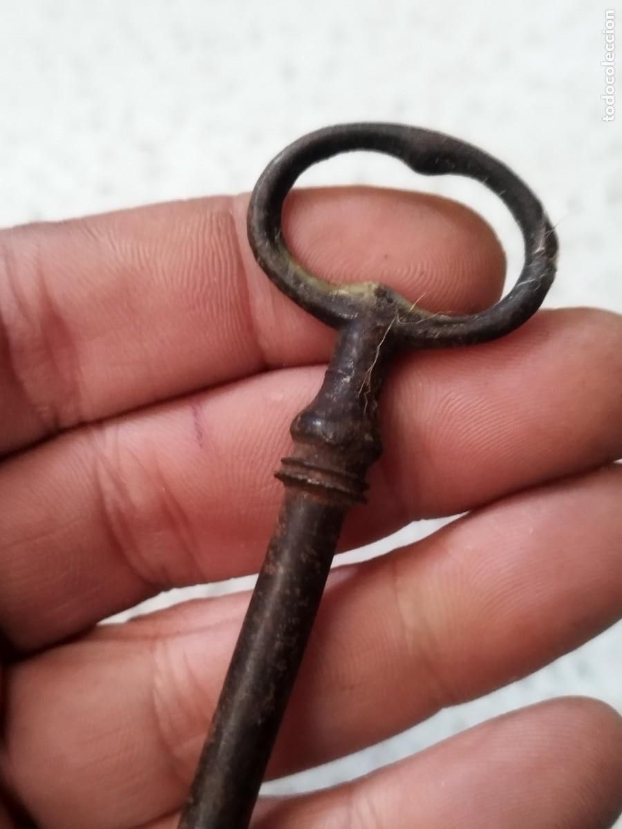 Antig&uuml;edades: Antigua llave de forja. - Foto 4