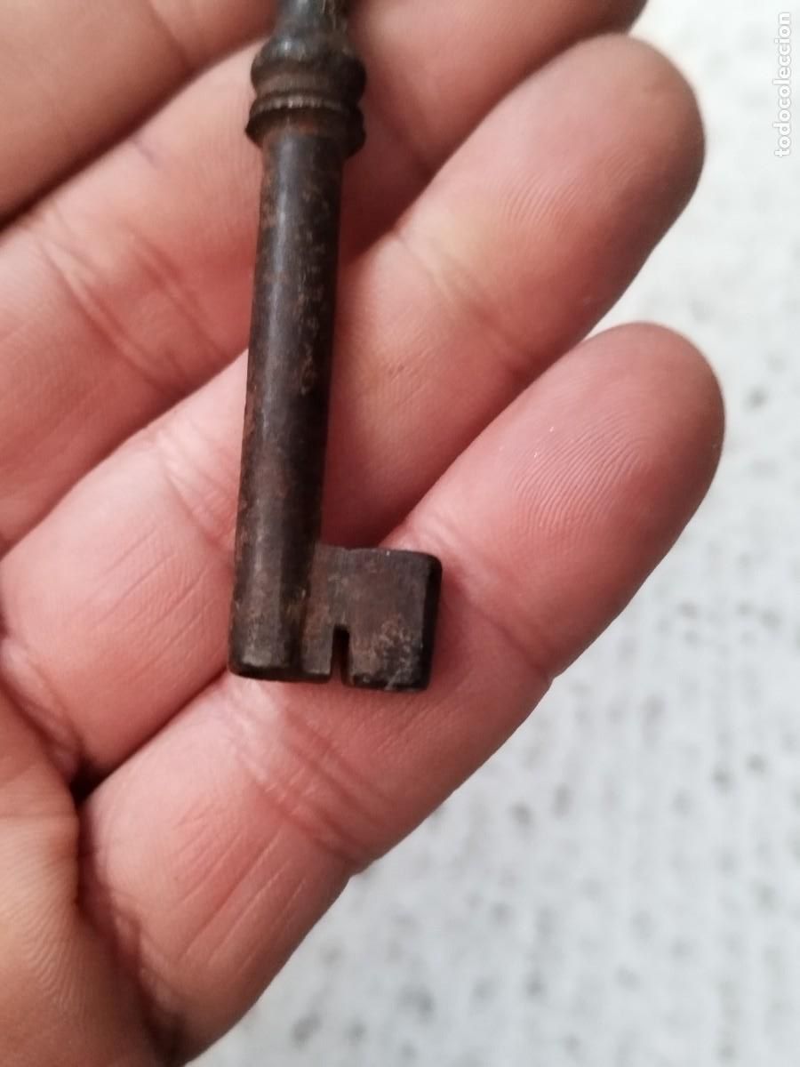 Antig&uuml;edades: Antigua llave de forja. - Foto 5