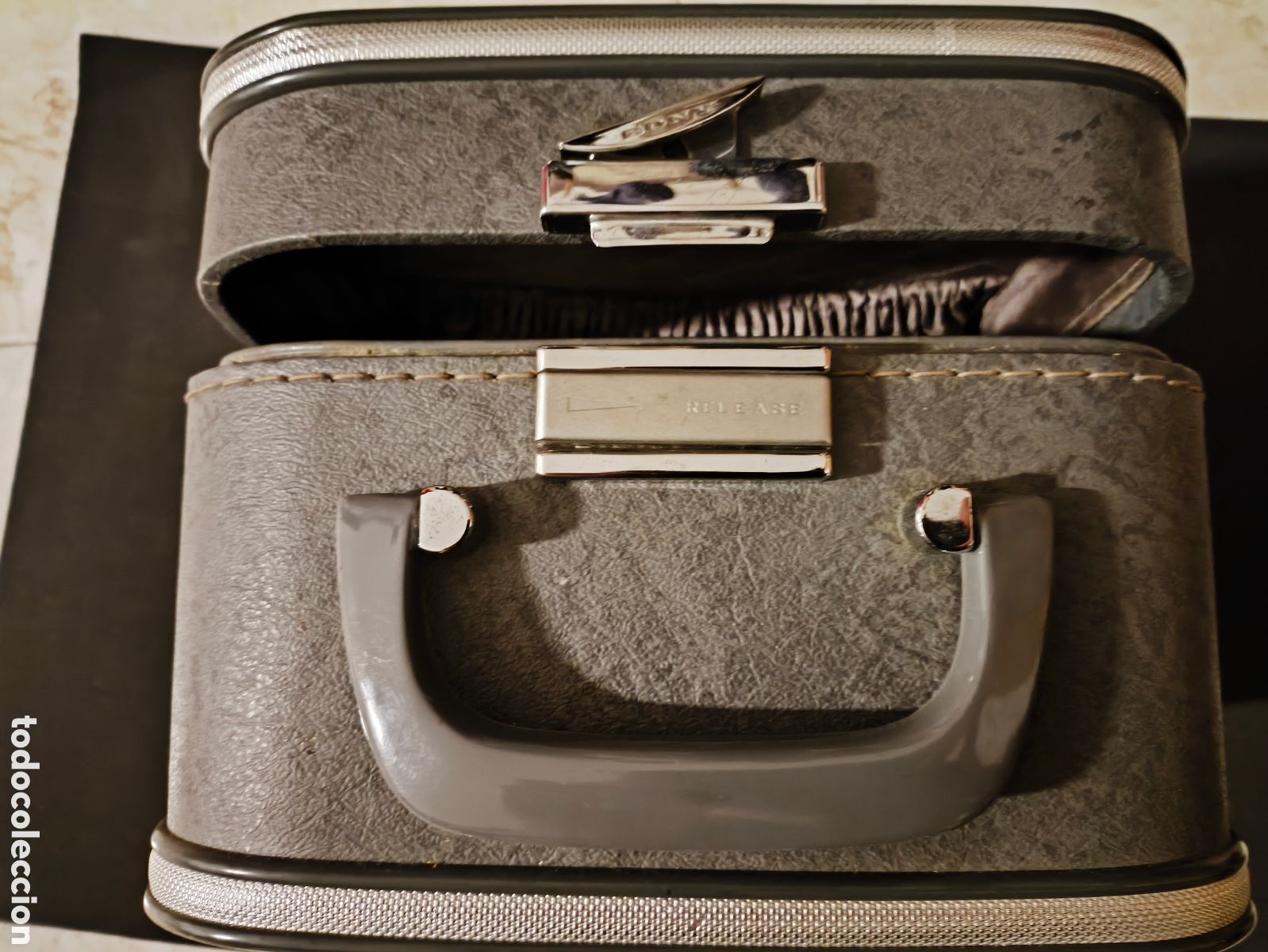 Antig&uuml;edades: Sony micro tv port&aacute;til con estuche y cable de corriente - Foto 7