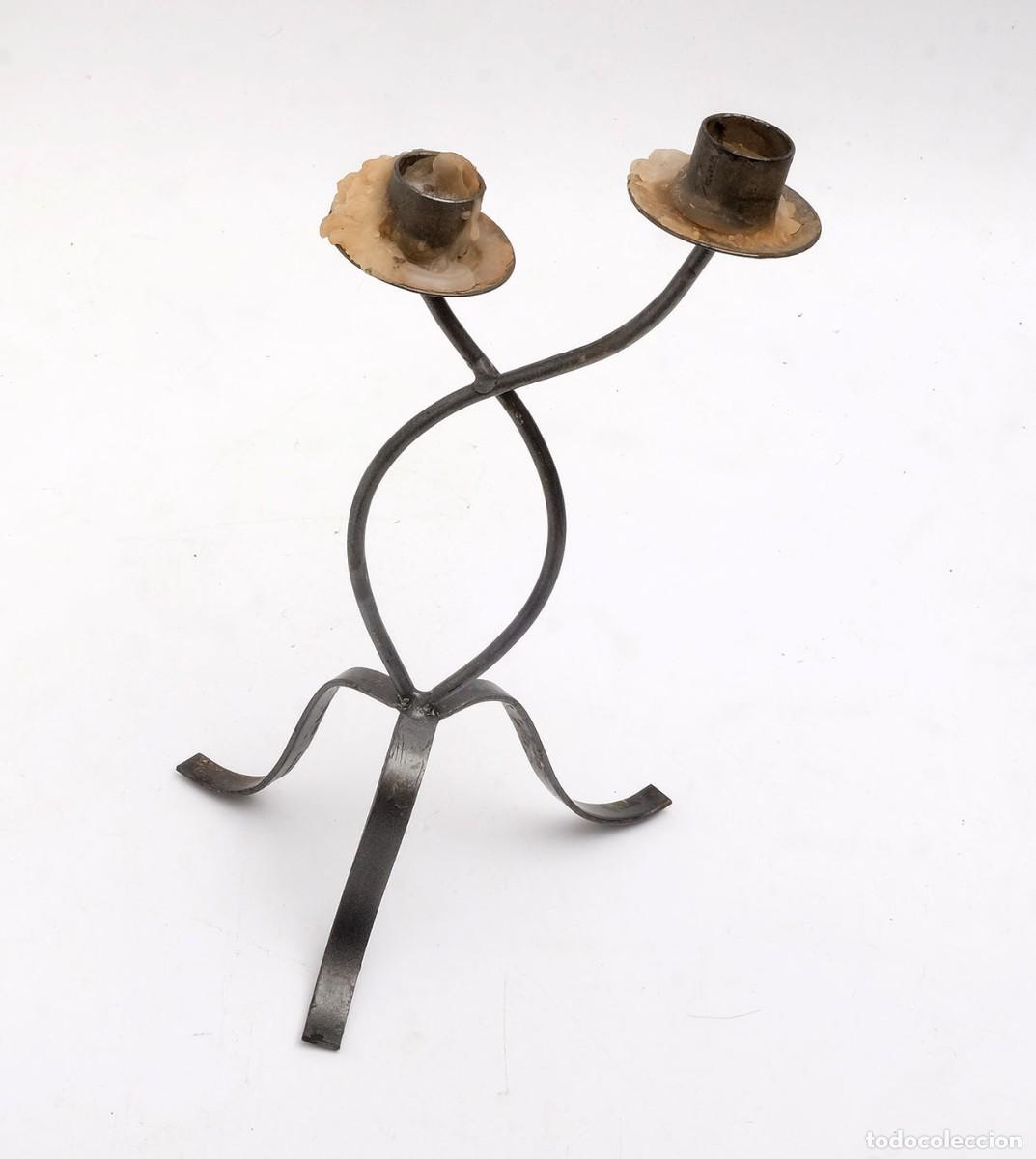Antig&uuml;edades: Antiguo candelabro de forja - Foto 2