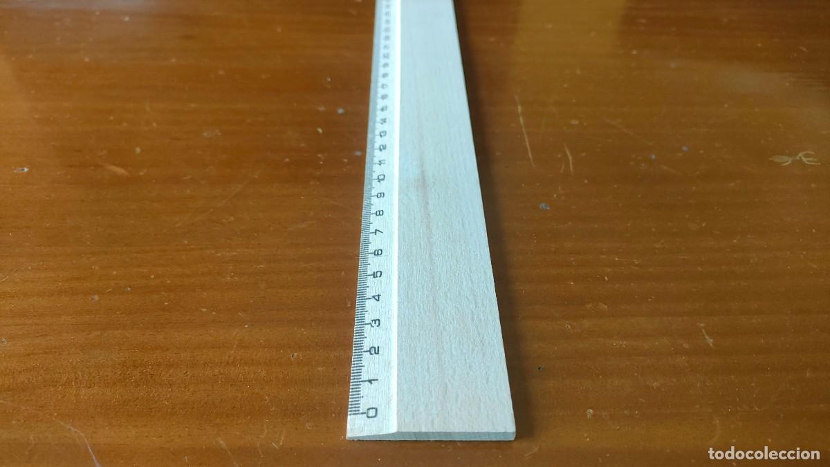 Antig&uuml;edades: REGLA DE MADERA GRADUADA EN CENT&Iacute;METROS. 30 Cm. - Foto 2