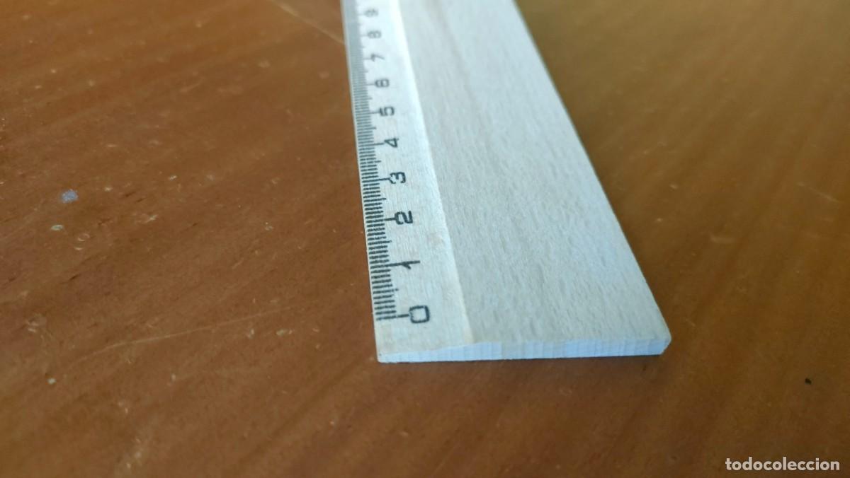 Antig&uuml;edades: REGLA DE MADERA GRADUADA EN CENT&Iacute;METROS. 30 Cm. - Foto 3