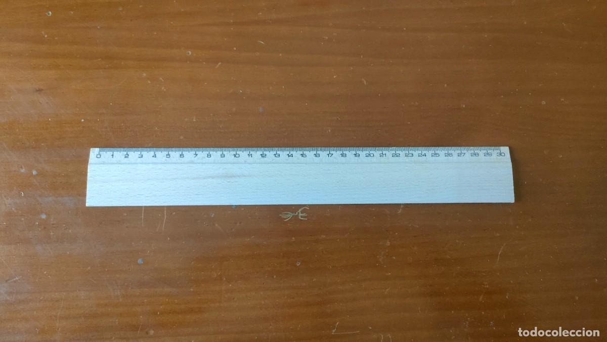 Antig&uuml;edades: REGLA DE MADERA GRADUADA EN CENT&Iacute;METROS. 30 Cm. - Foto 7