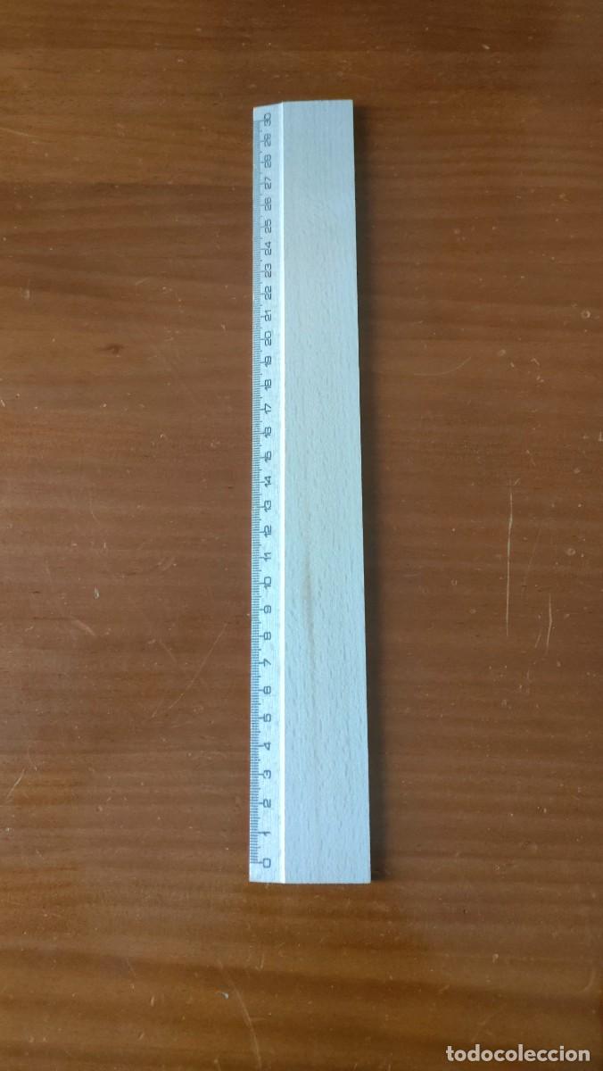 Antig&uuml;edades: REGLA DE MADERA GRADUADA EN CENT&Iacute;METROS. 30 Cm. - Foto 9