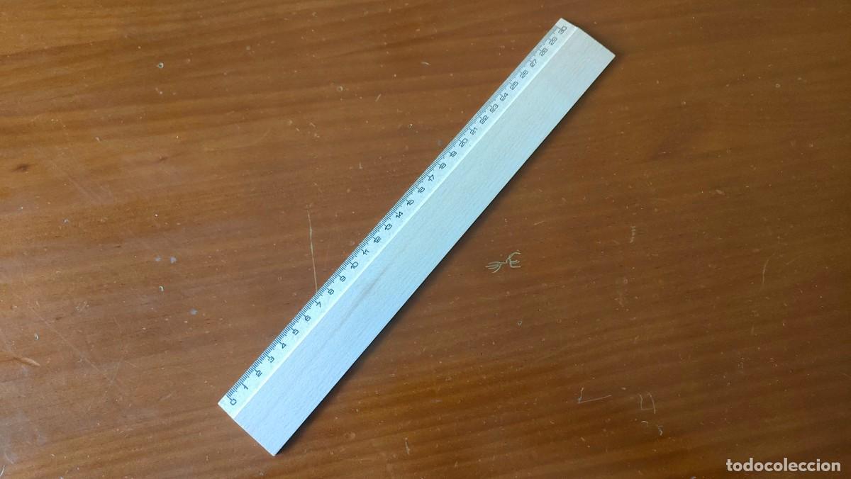 Antig&uuml;edades: REGLA DE MADERA GRADUADA EN CENT&Iacute;METROS. 30 Cm. - Foto 10