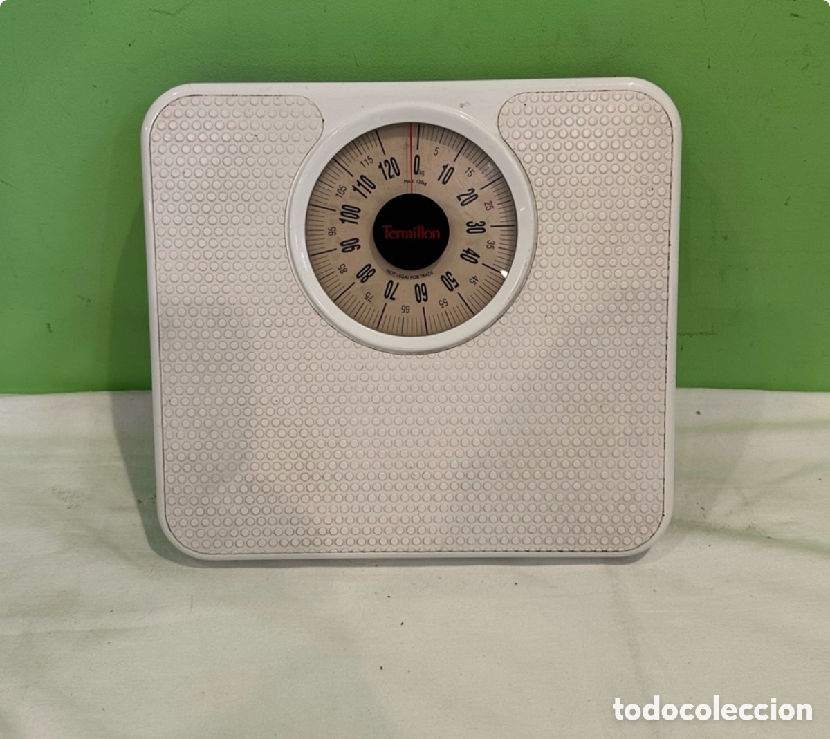 Antig&uuml;edades: B&aacute;scula Mec&aacute;nica de Ba&ntilde;o Terrillon con Plataforma Antideslizante