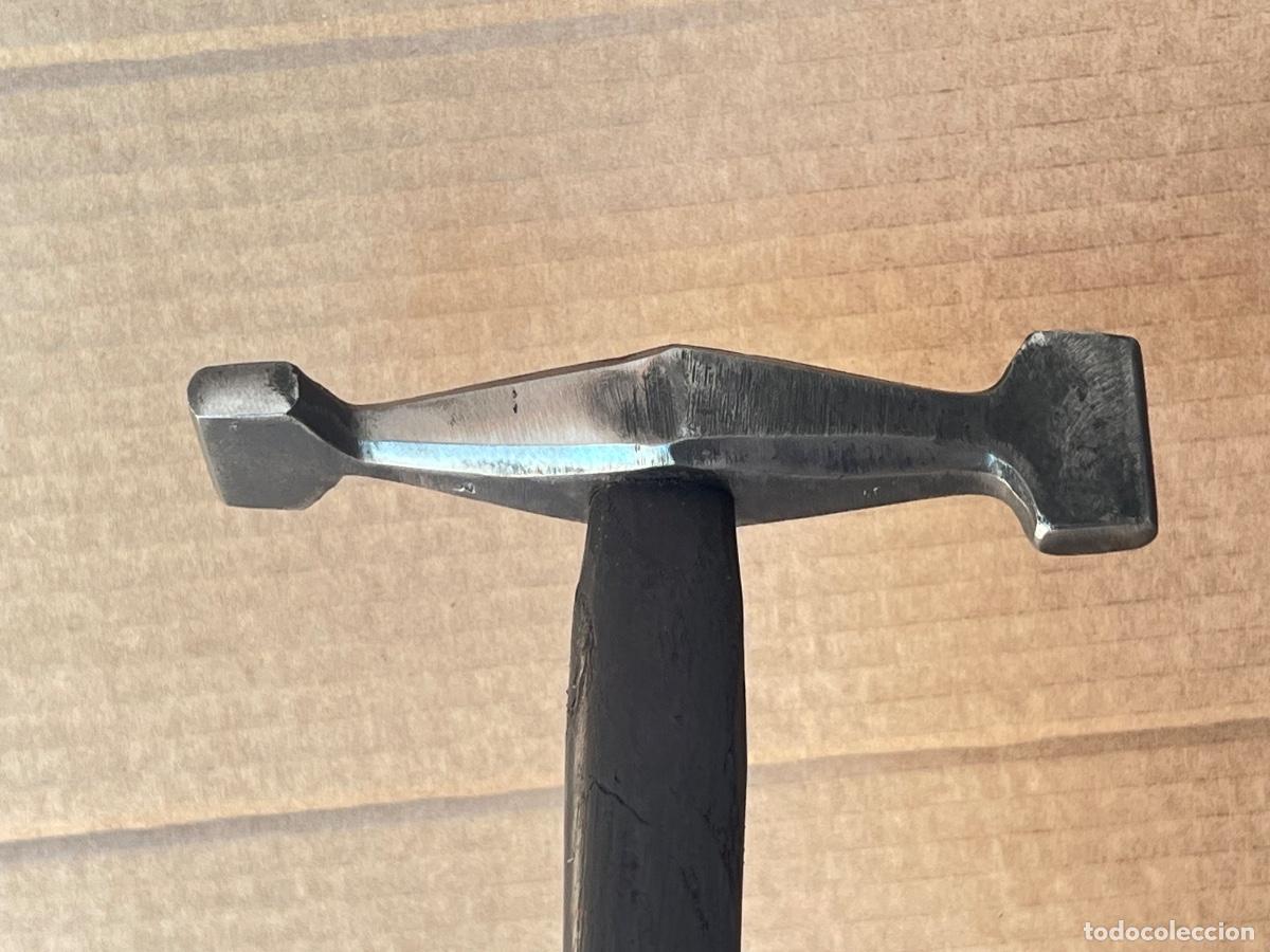 Antig&uuml;edades: Martillo de chapista 15 cm de hierro - Foto 10