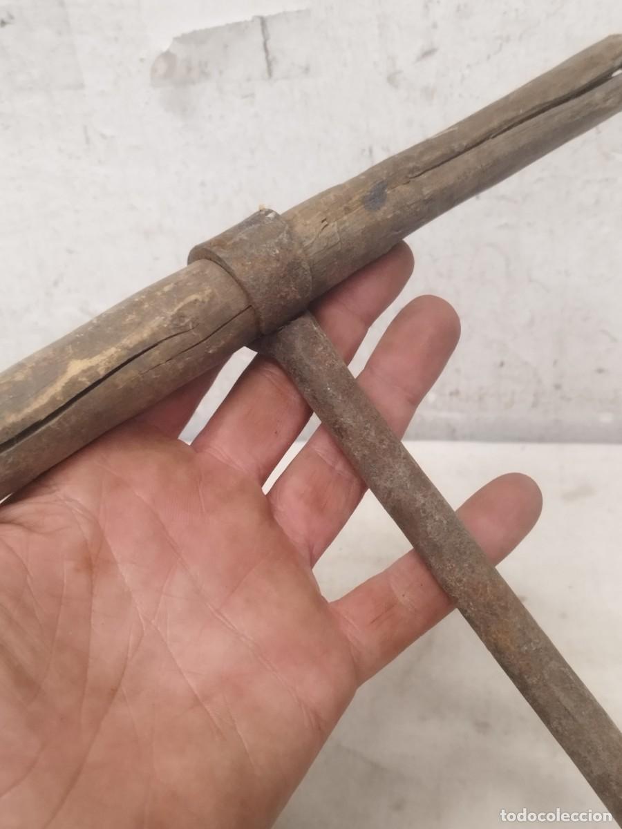 Antig&uuml;edades: Antigua gran barrena, herramienta de carpintero. - Foto 4