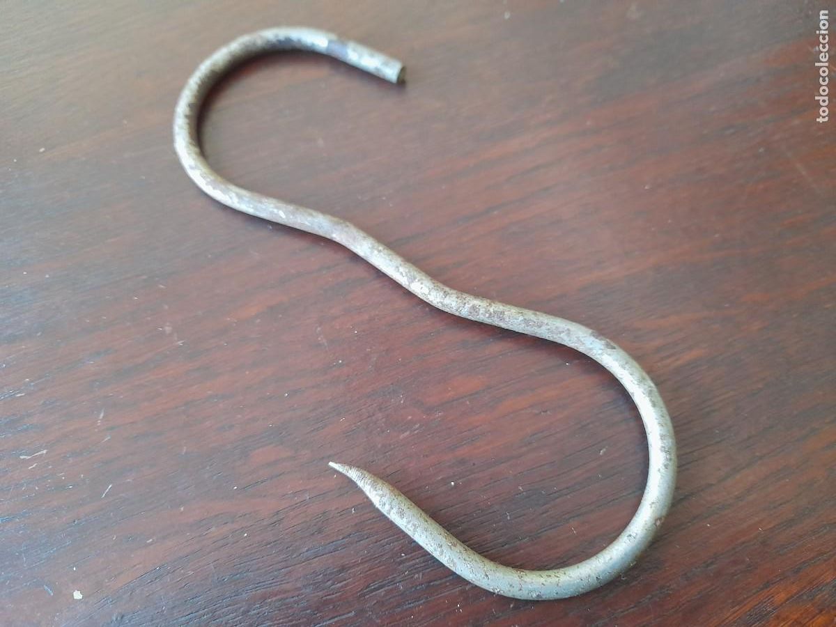 Antiques: Un gancho de hierro para colgar carme en pollerias carnicerias mediados del XX 2 modelos a elegir