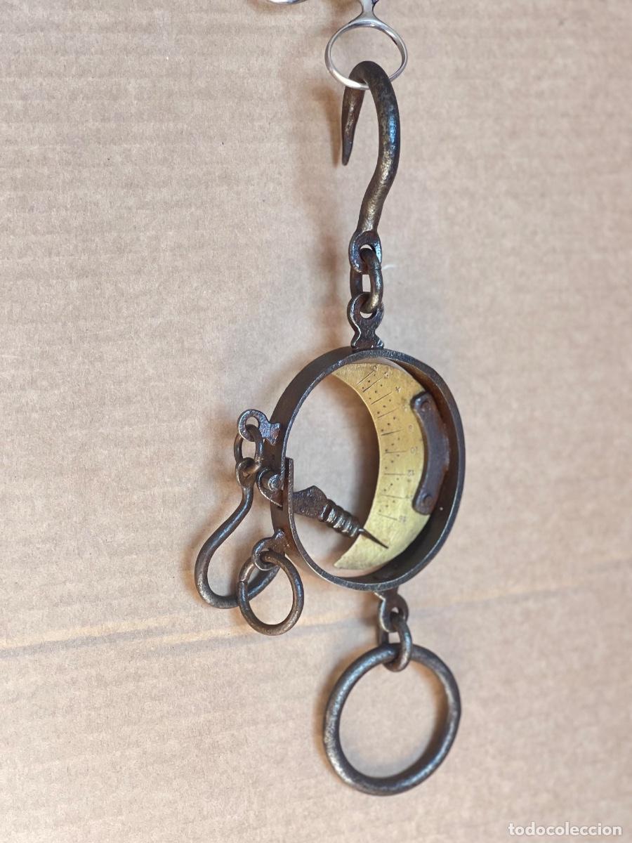 Antig&uuml;edades: Pesa de trapero 28 cm de largo - Foto 2