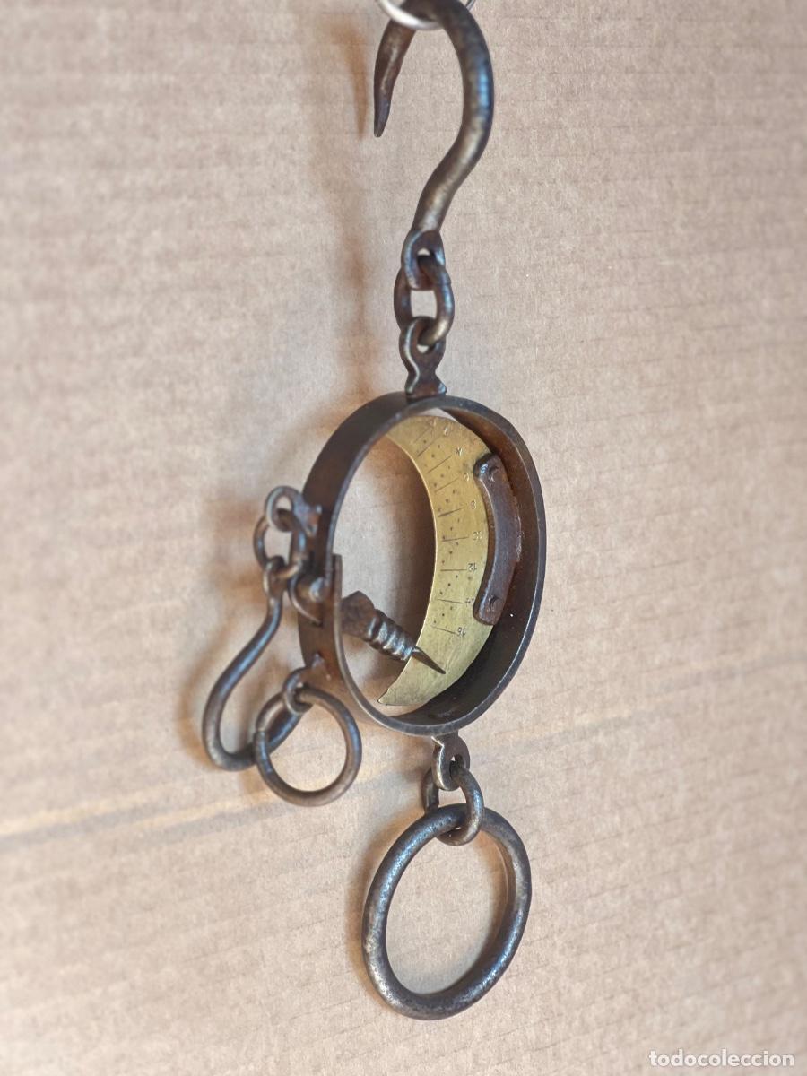 Antig&uuml;edades: Pesa de trapero 28 cm de largo - Foto 3