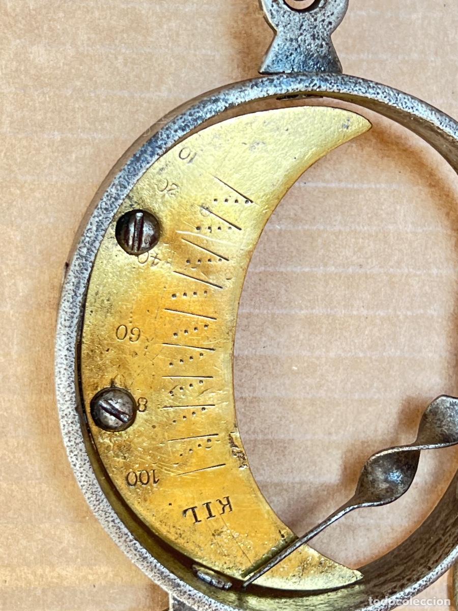 Antig&uuml;edades: Pesa de trapero 30cm de largo - Foto 16