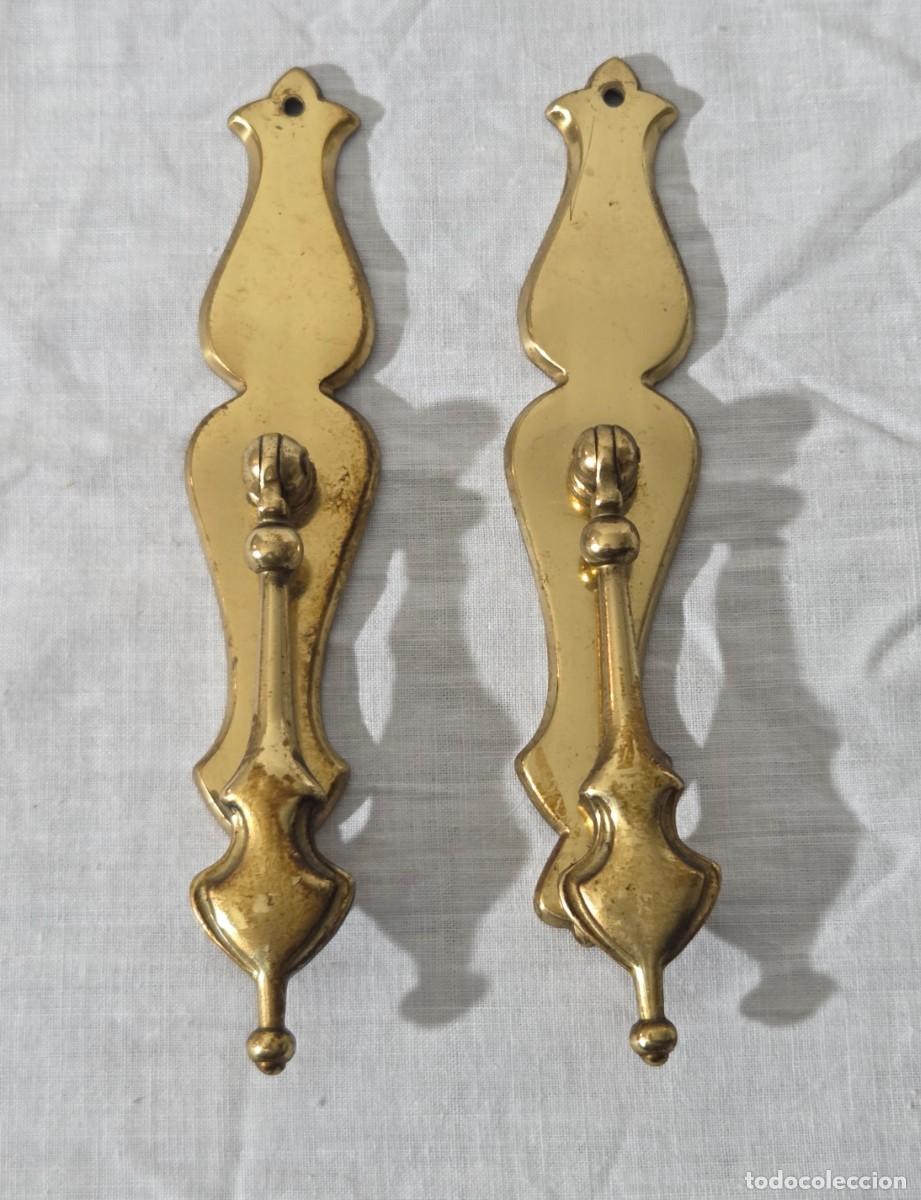 Antig&uuml;edades: Pareja de tiradores en bronce - Foto 1