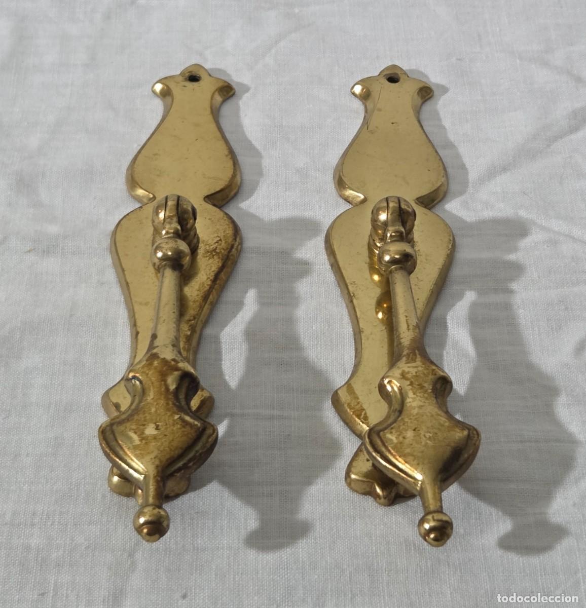 Antig&uuml;edades: Pareja de tiradores en bronce - Foto 2