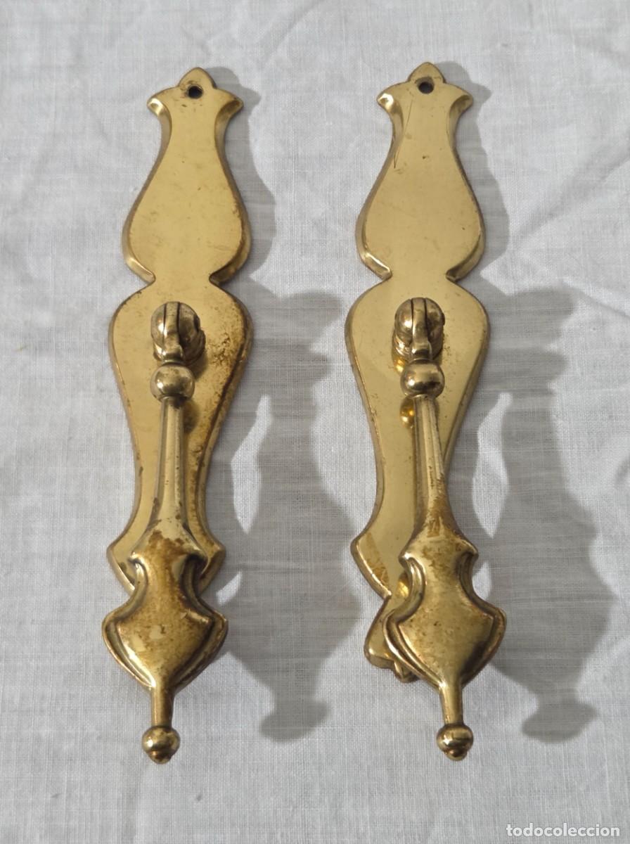 Antig&uuml;edades: Pareja de tiradores en bronce - Foto 3