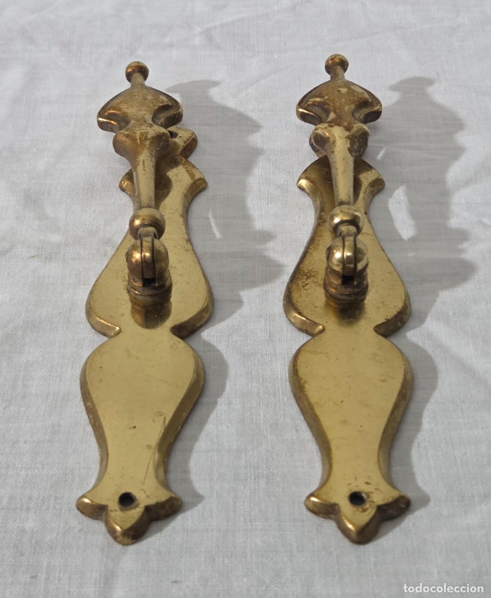 Antig&uuml;edades: Pareja de tiradores en bronce - Foto 5